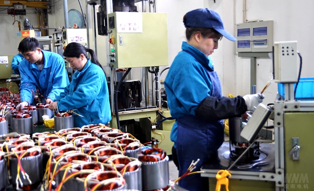 皖南电机:忙碌的自动化嵌线流水线 皖南电机:忙碌的自动化嵌线流水线